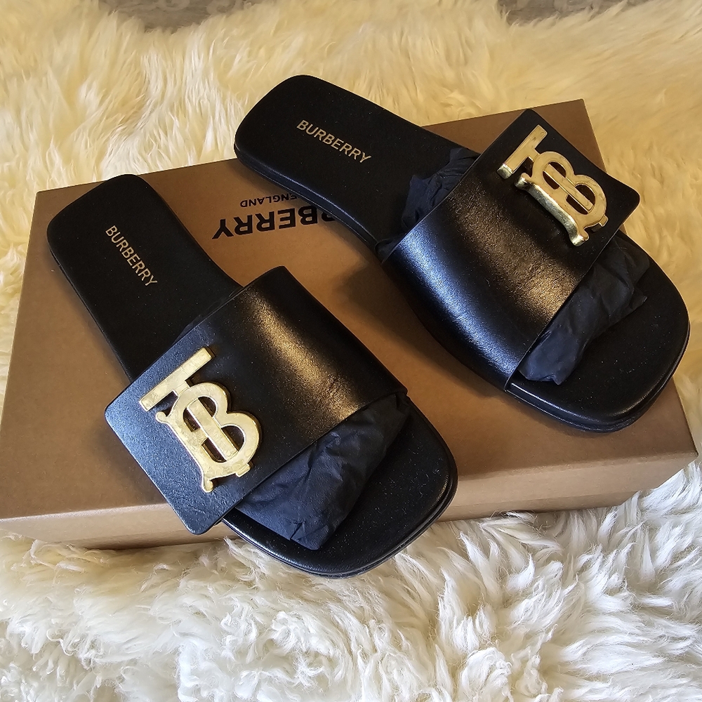 Burberry Slides - Picture 3 of 9